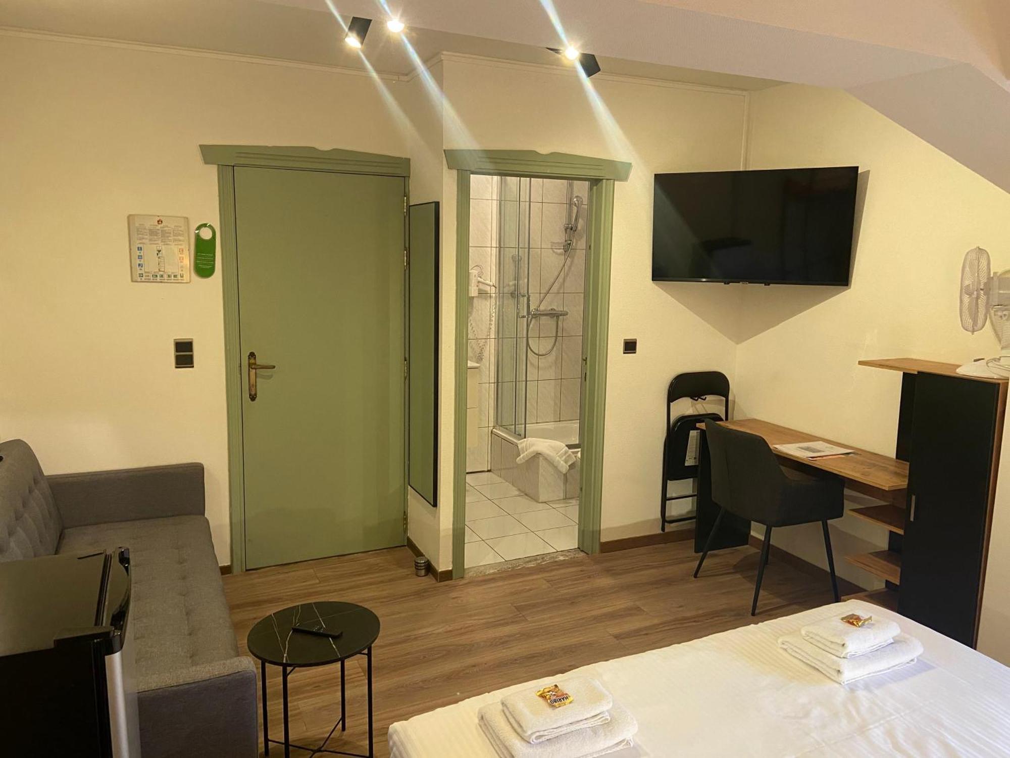 Monika Hotel